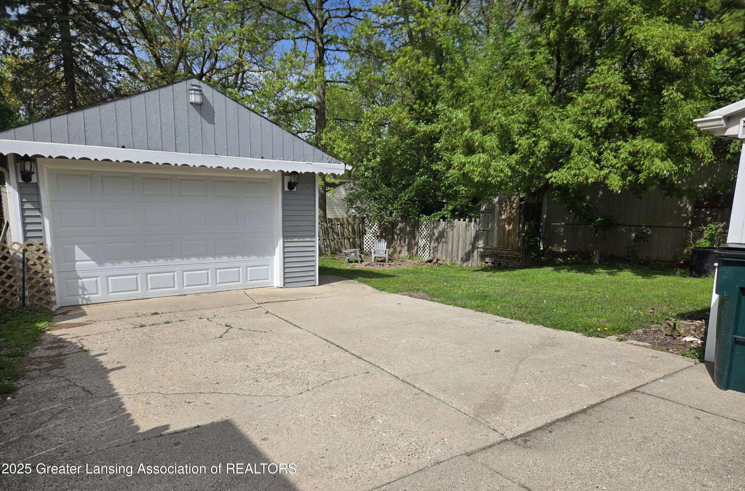 Lansing, MI 48910,2032 Hillcrest ST