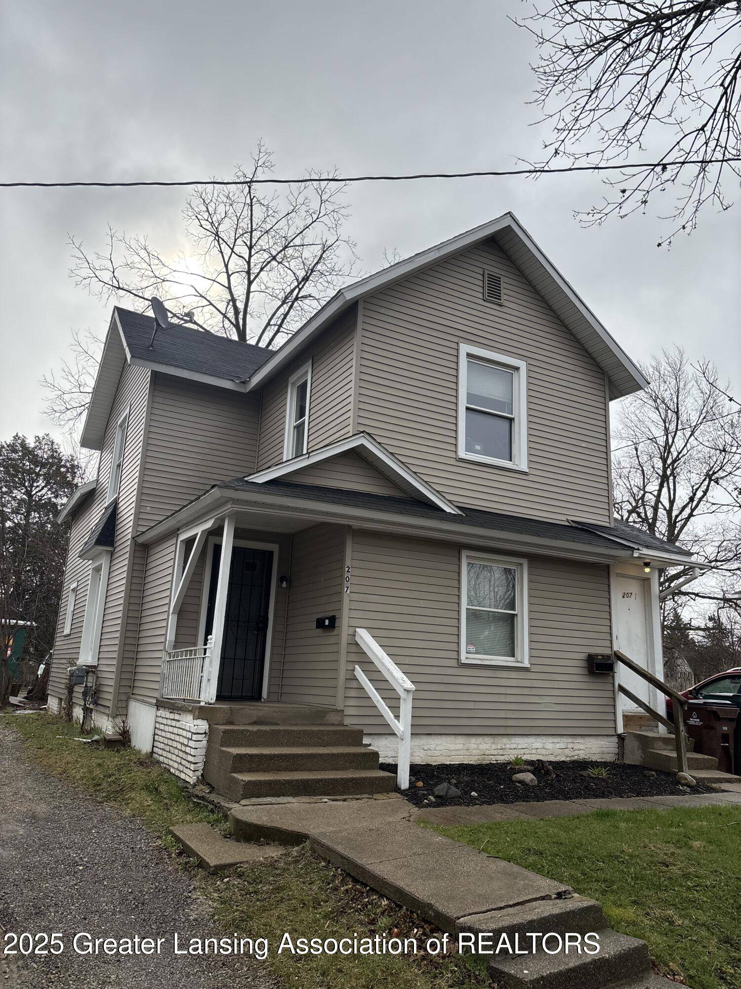 Lansing, MI 48912,207 S 8th ST