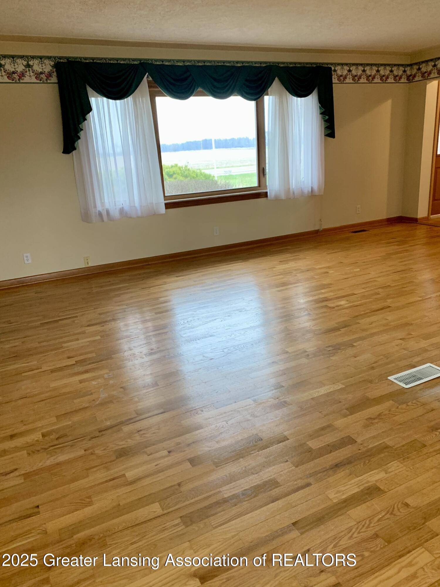 St. Johns, MI 48879,3156 E M-21 RD