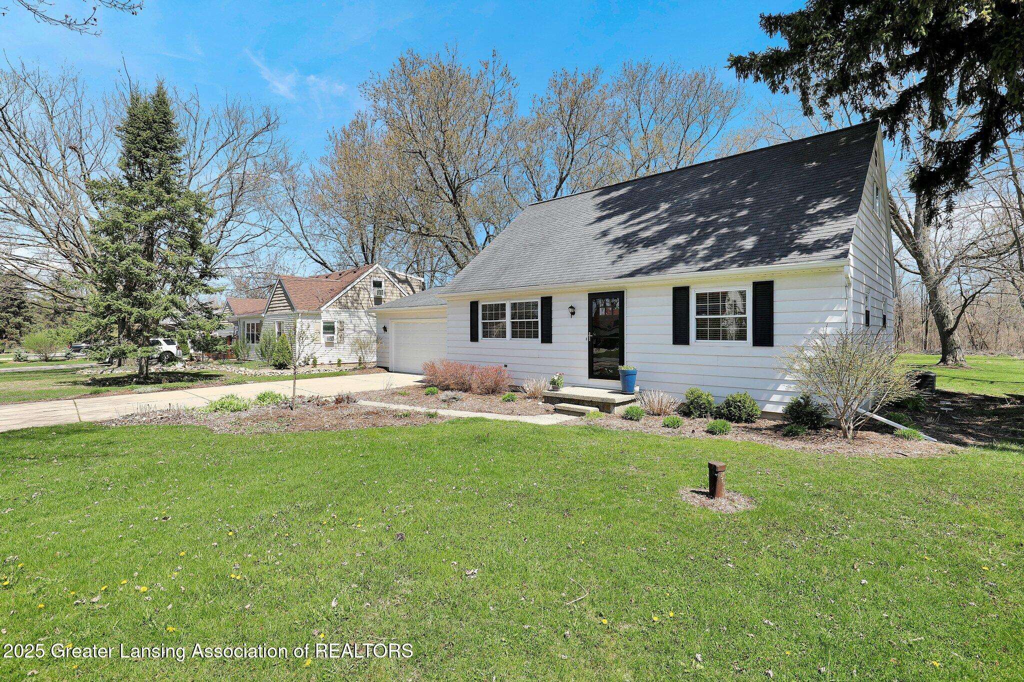 Lansing, MI 48911,2762 Grovenburg RD