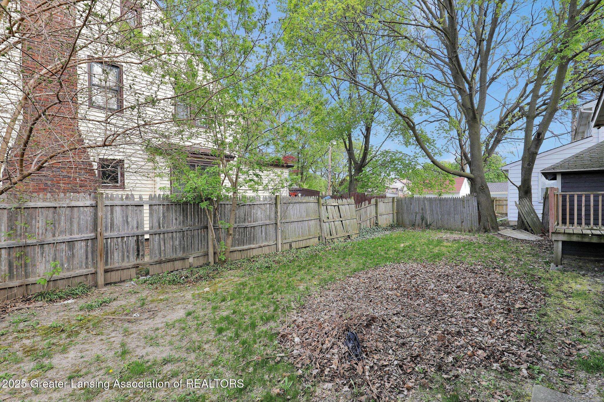 Lansing, MI 48915,1127 W Saginaw ST