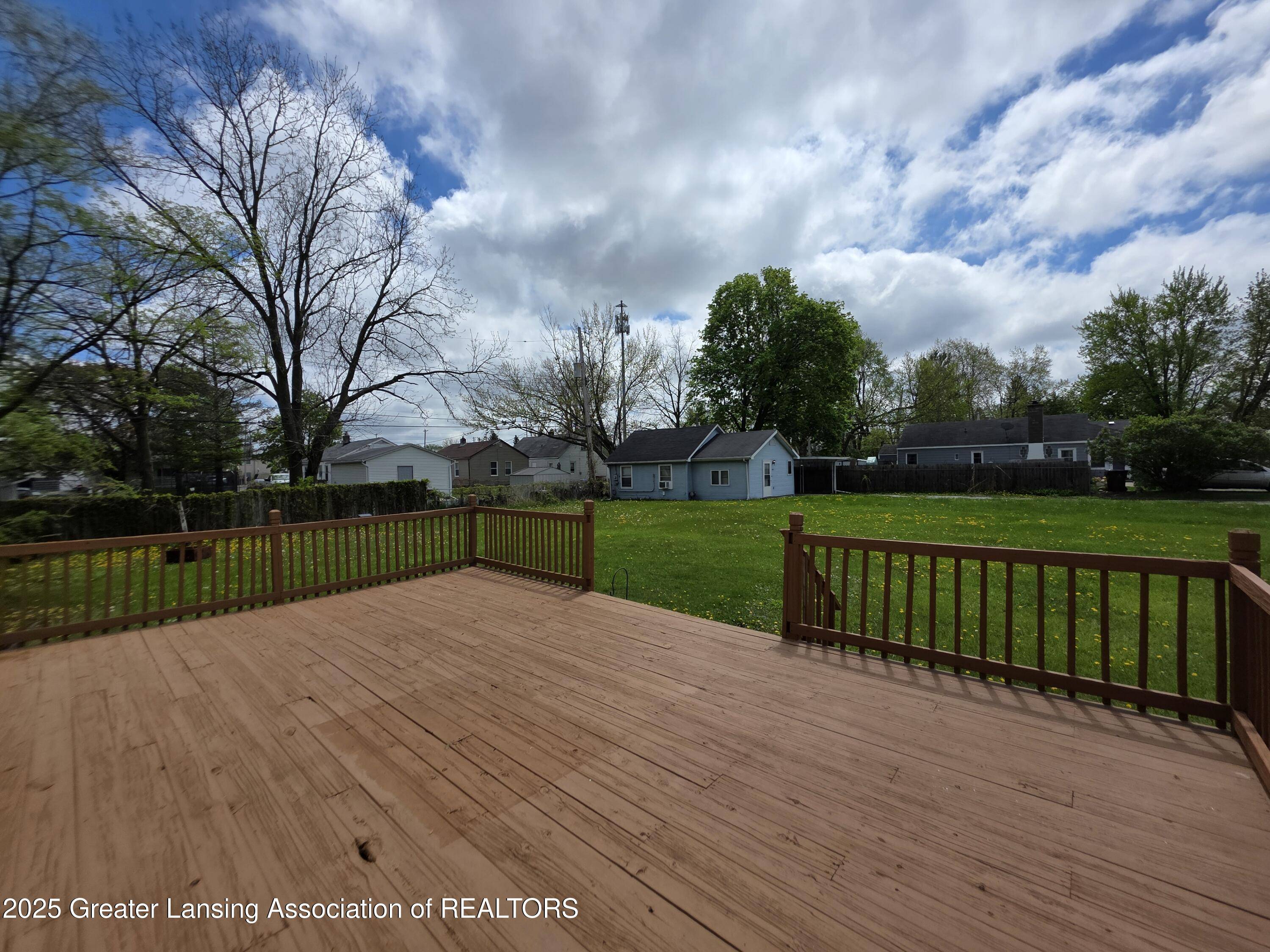 Lansing, MI 48917,313 Haze ST