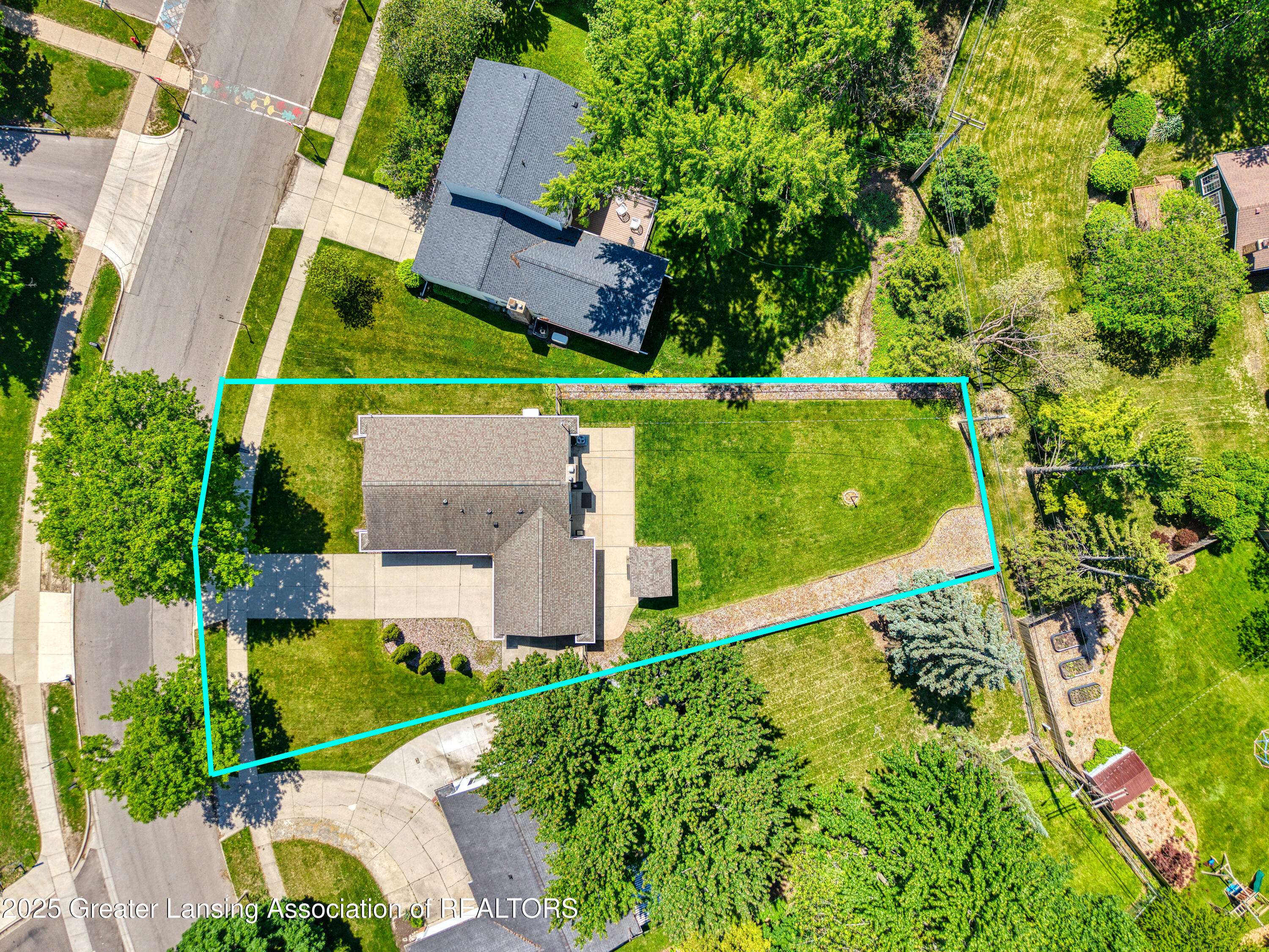 Lansing, MI 48912,2305 Post Oak LN