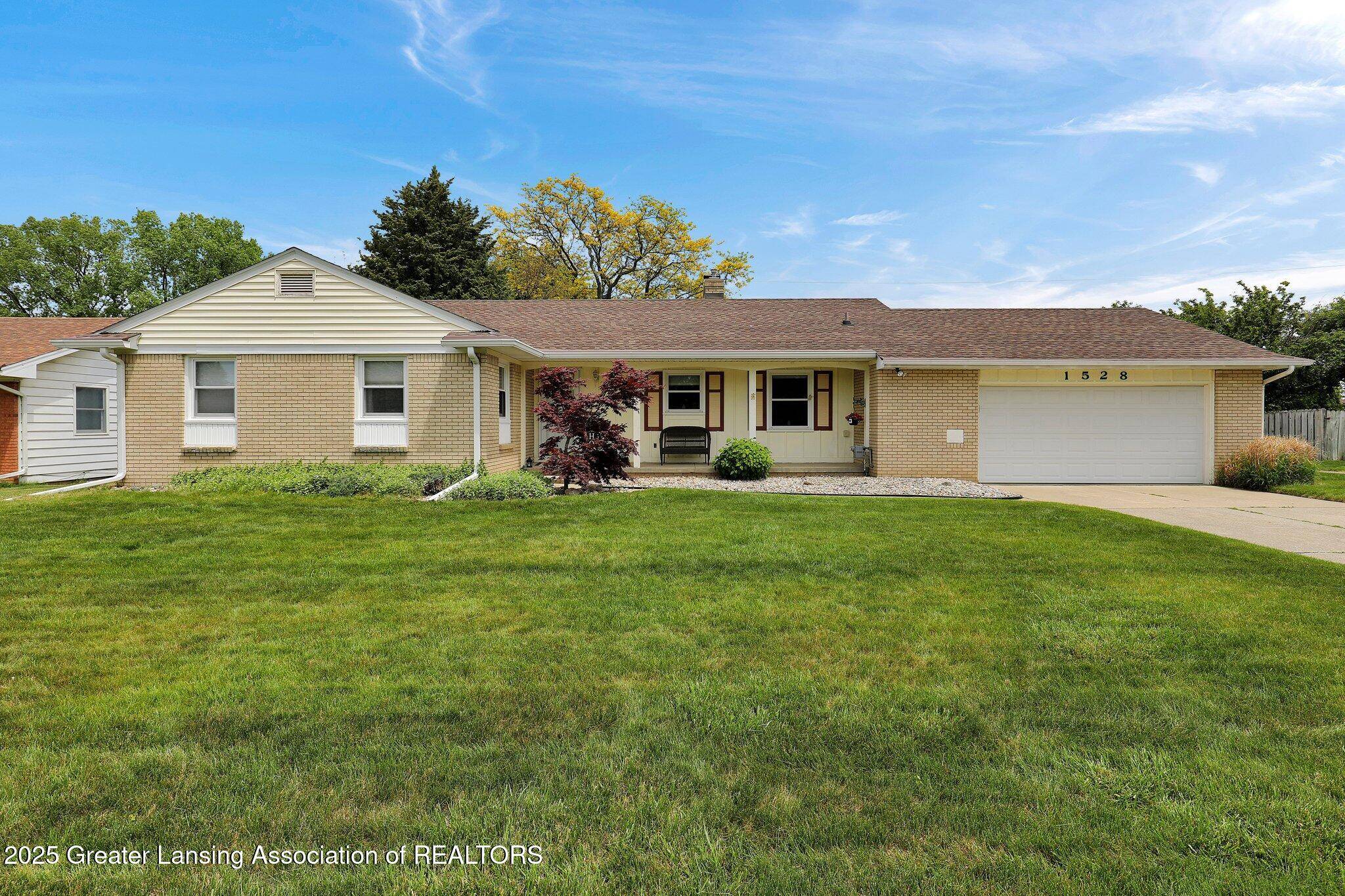 Lansing, MI 48917,1528 Briarwood DR