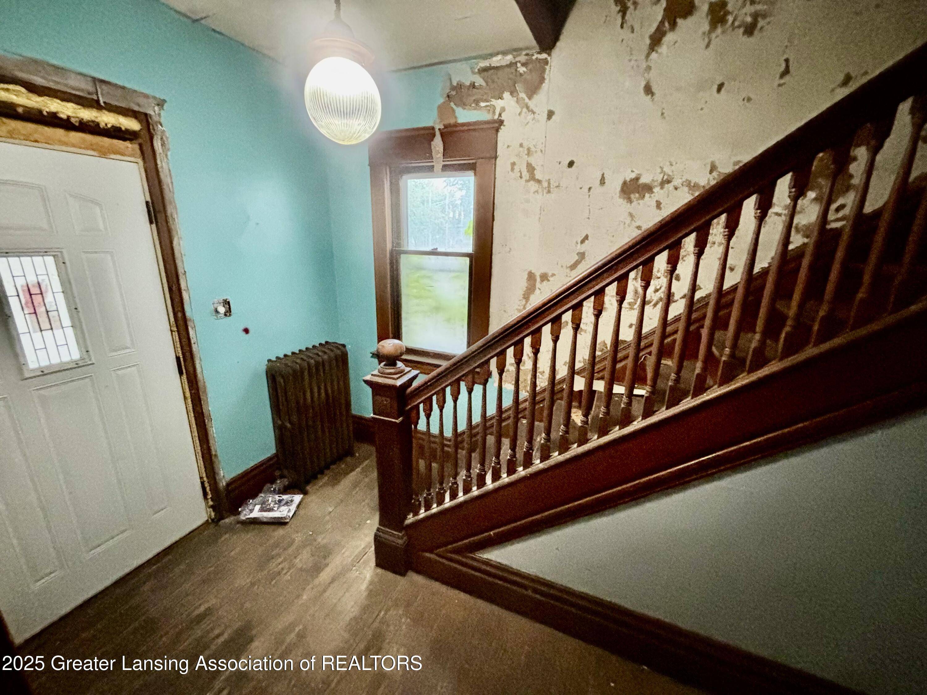 Lansing, MI 48933,312 W Saginaw ST
