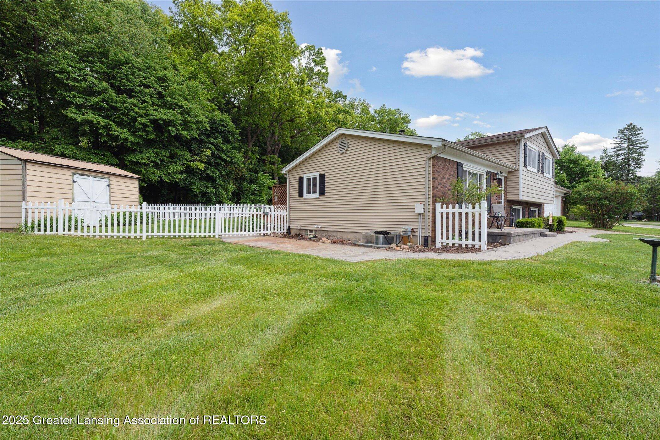 Brighton, MI 48114,8385 Woodland DR