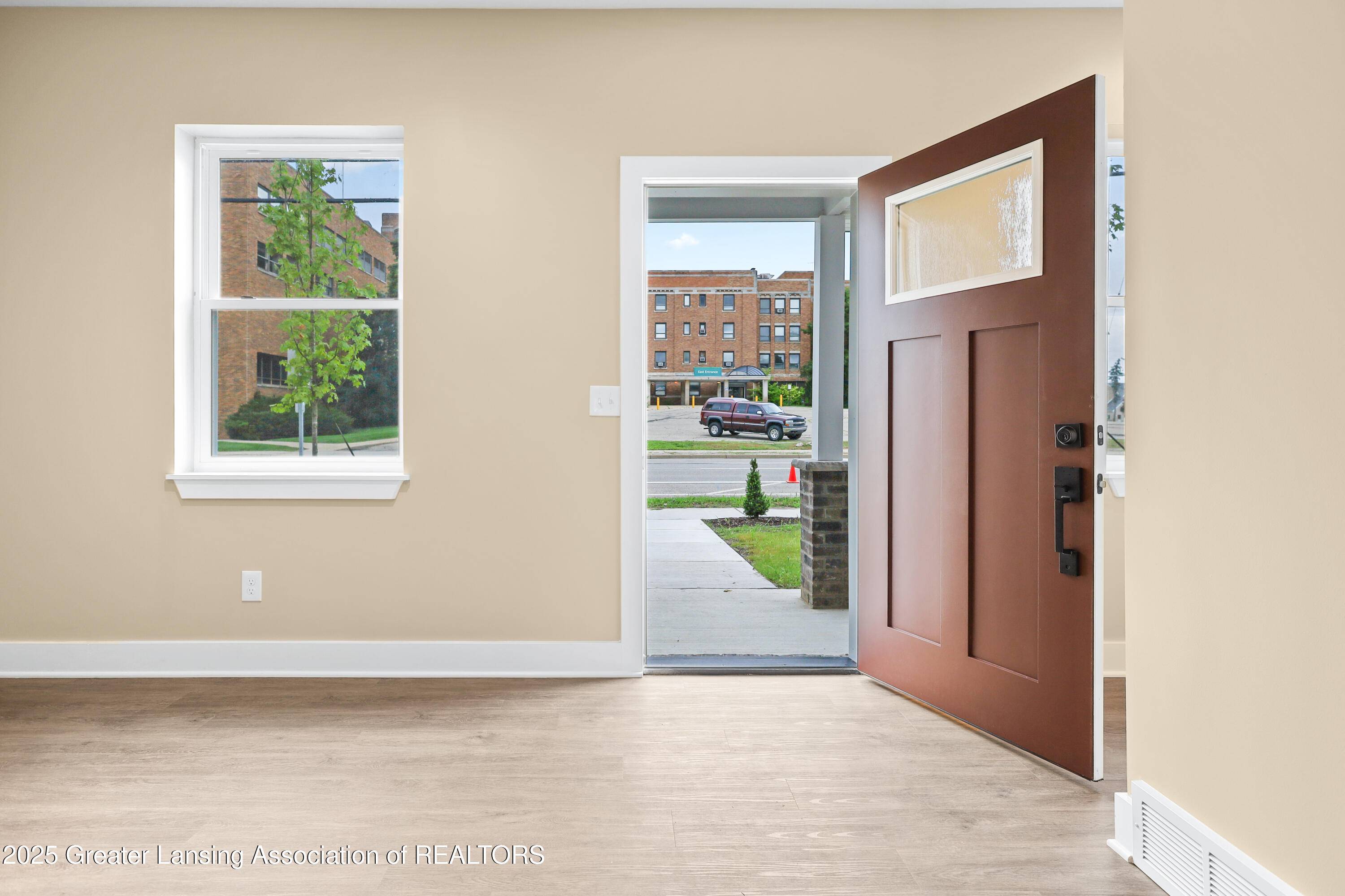 Lansing, MI 48915,1217 W Saginaw ST