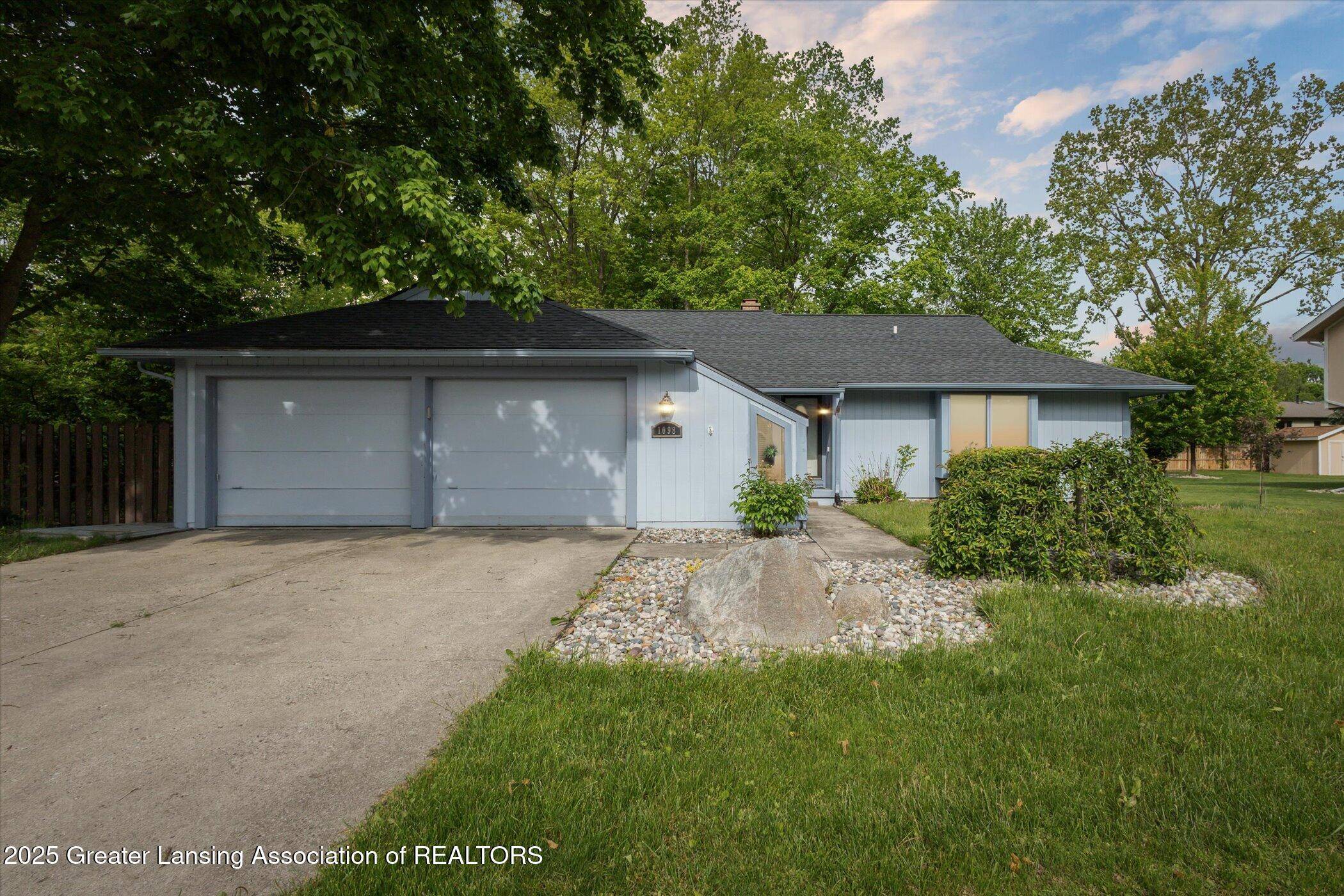 Grand Ledge, MI 48837,1098 Brookside DR