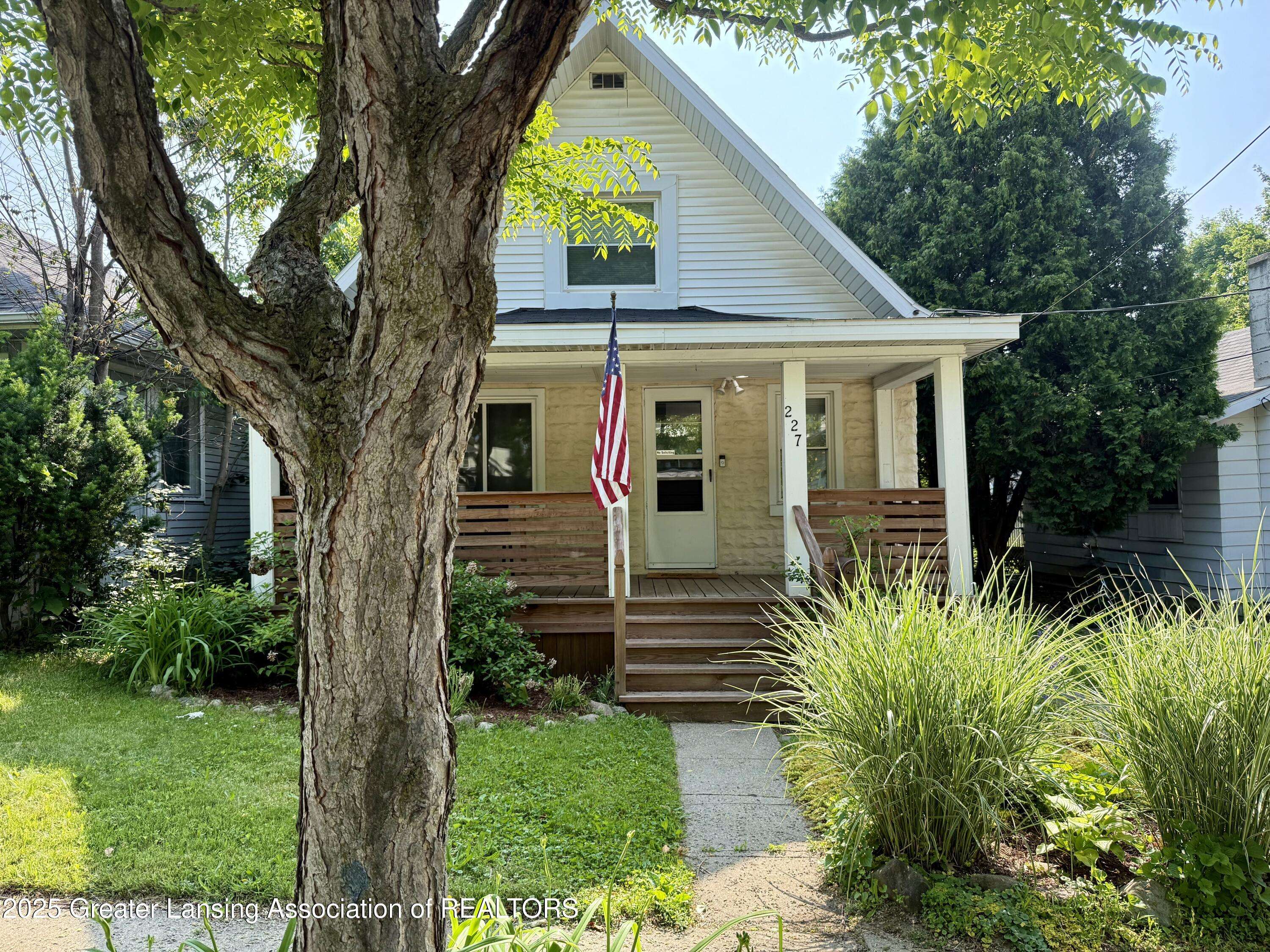 Lansing, MI 48912,227 S Foster AVE