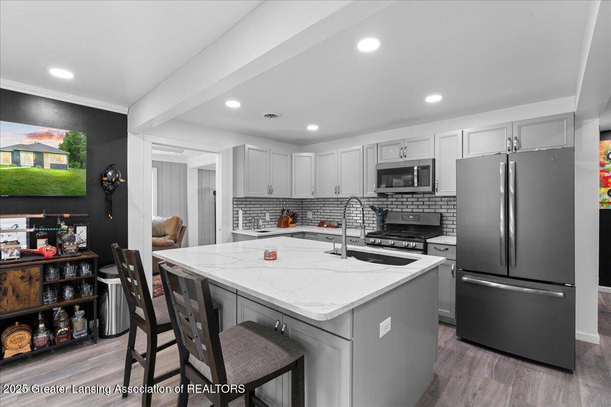 Lansing, MI 48917,3707 W Michigan AVE