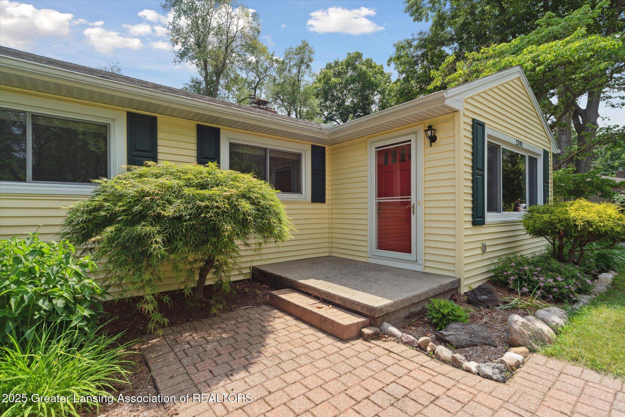 Okemos, MI 48864,2391 Shawnee TRL