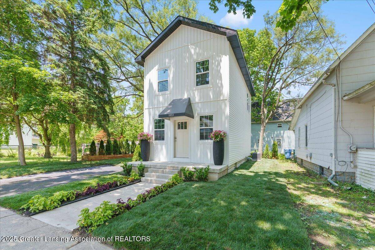 Lansing, MI 48906,1033 May ST