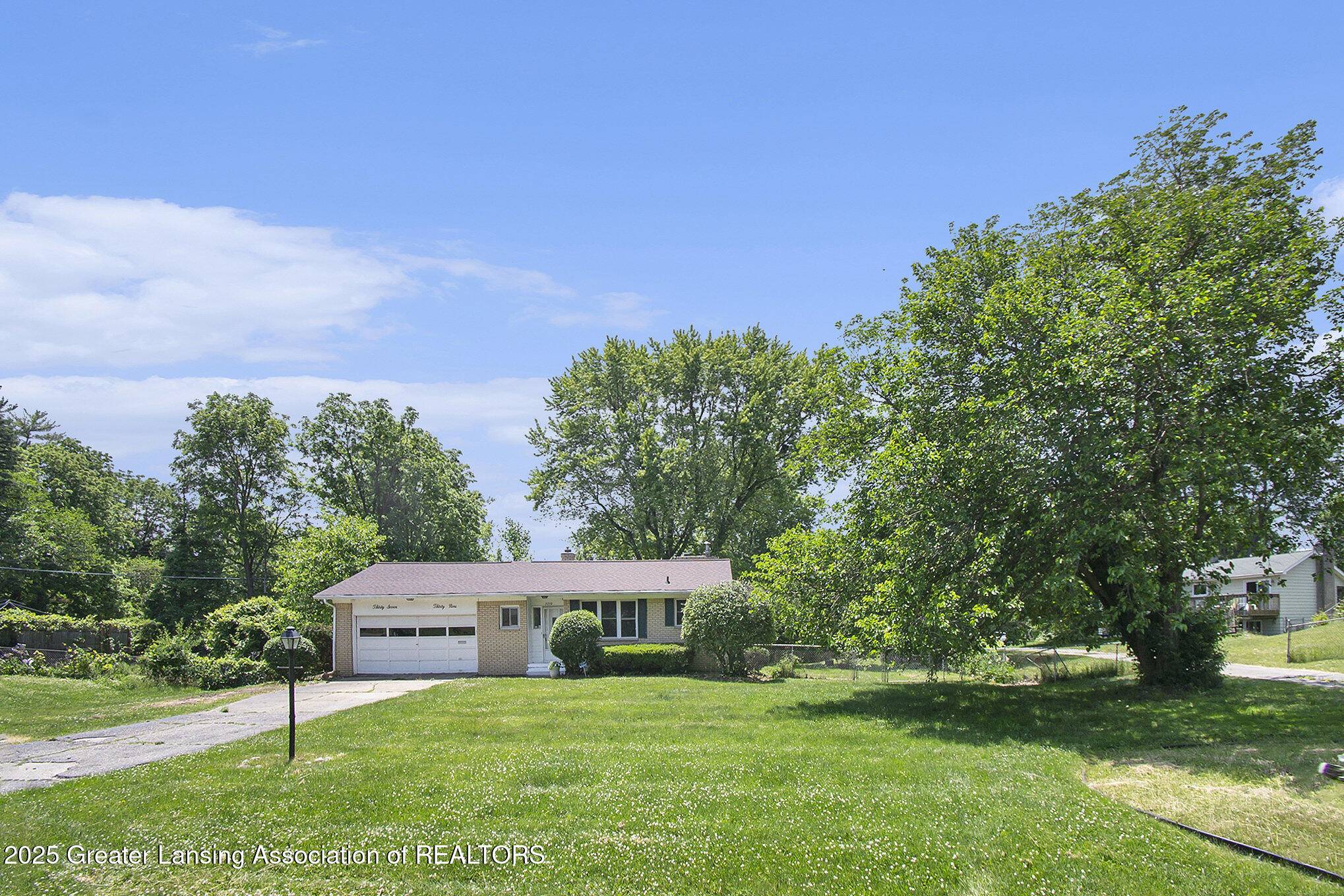 Lansing, MI 48906,3739 Ridgefield RD