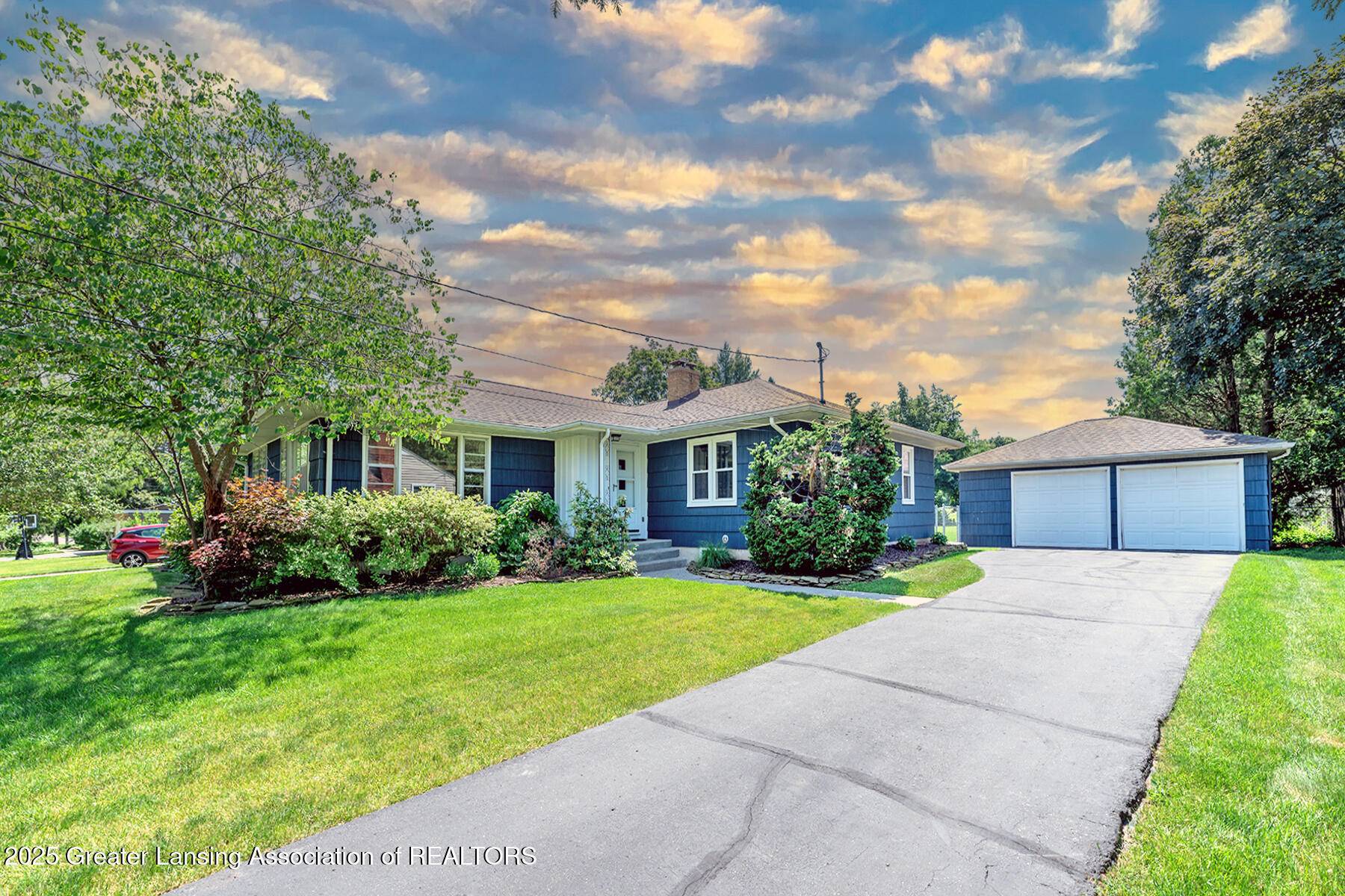 East Lansing, MI 48823,943 Lantern Hill DR