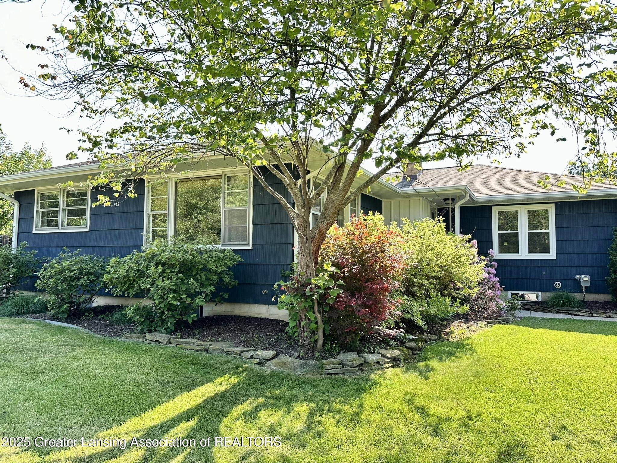 East Lansing, MI 48823,943 Lantern Hill DR