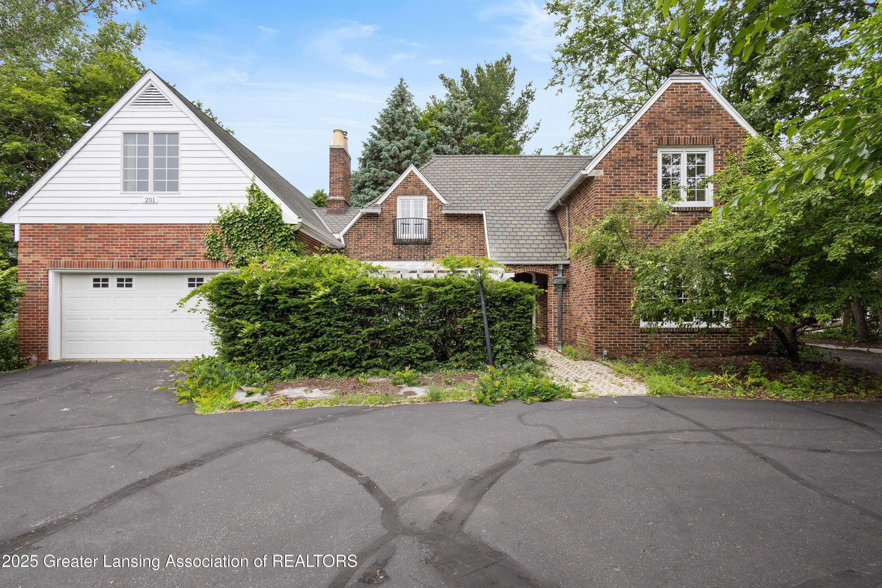 East Lansing, MI 48823,201 Abbott Woods DR
