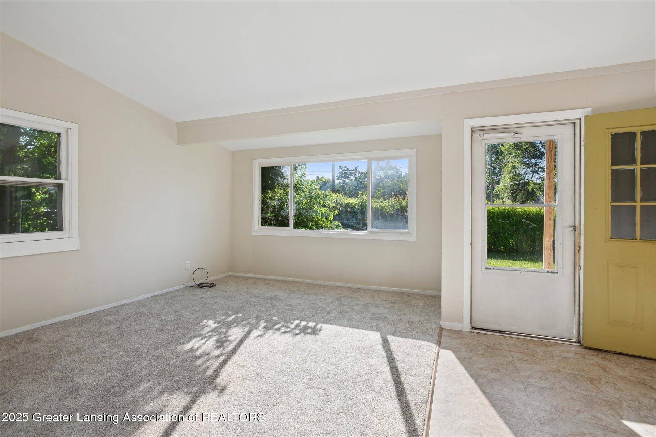Lansing, MI 48910,1020 Belaire AVE
