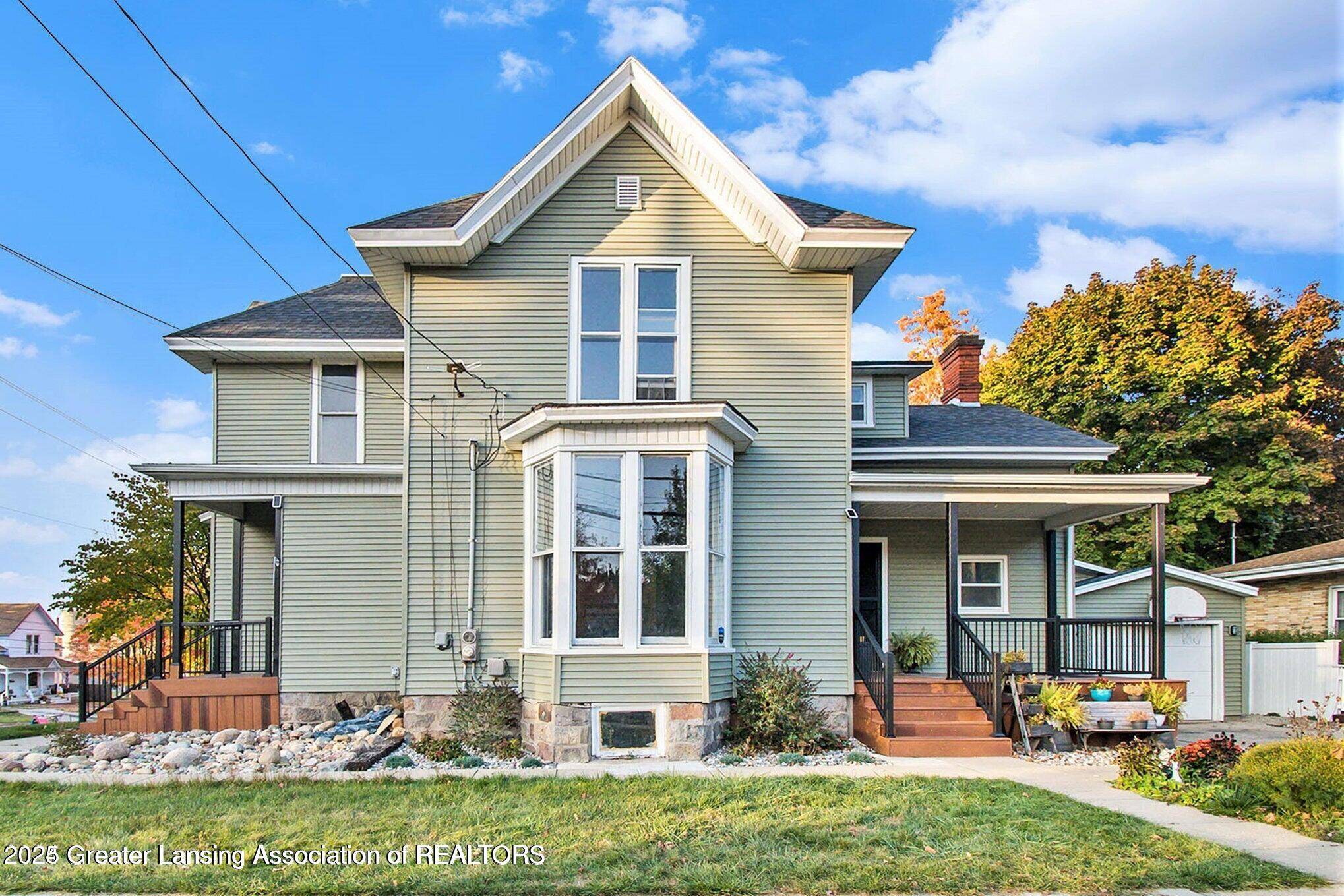 St. Johns, MI 48879,301 E Walker ST