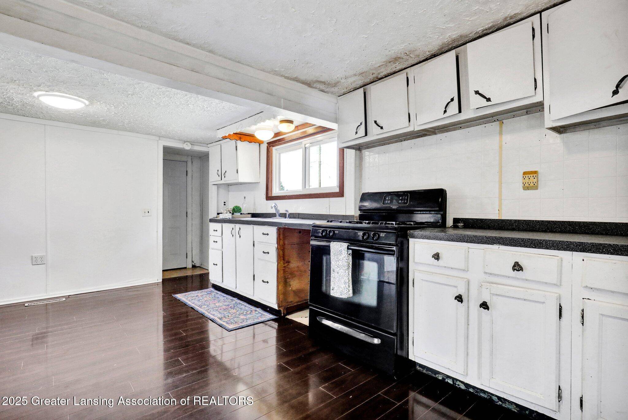 Perry, MI 48872,321 Lamb ST