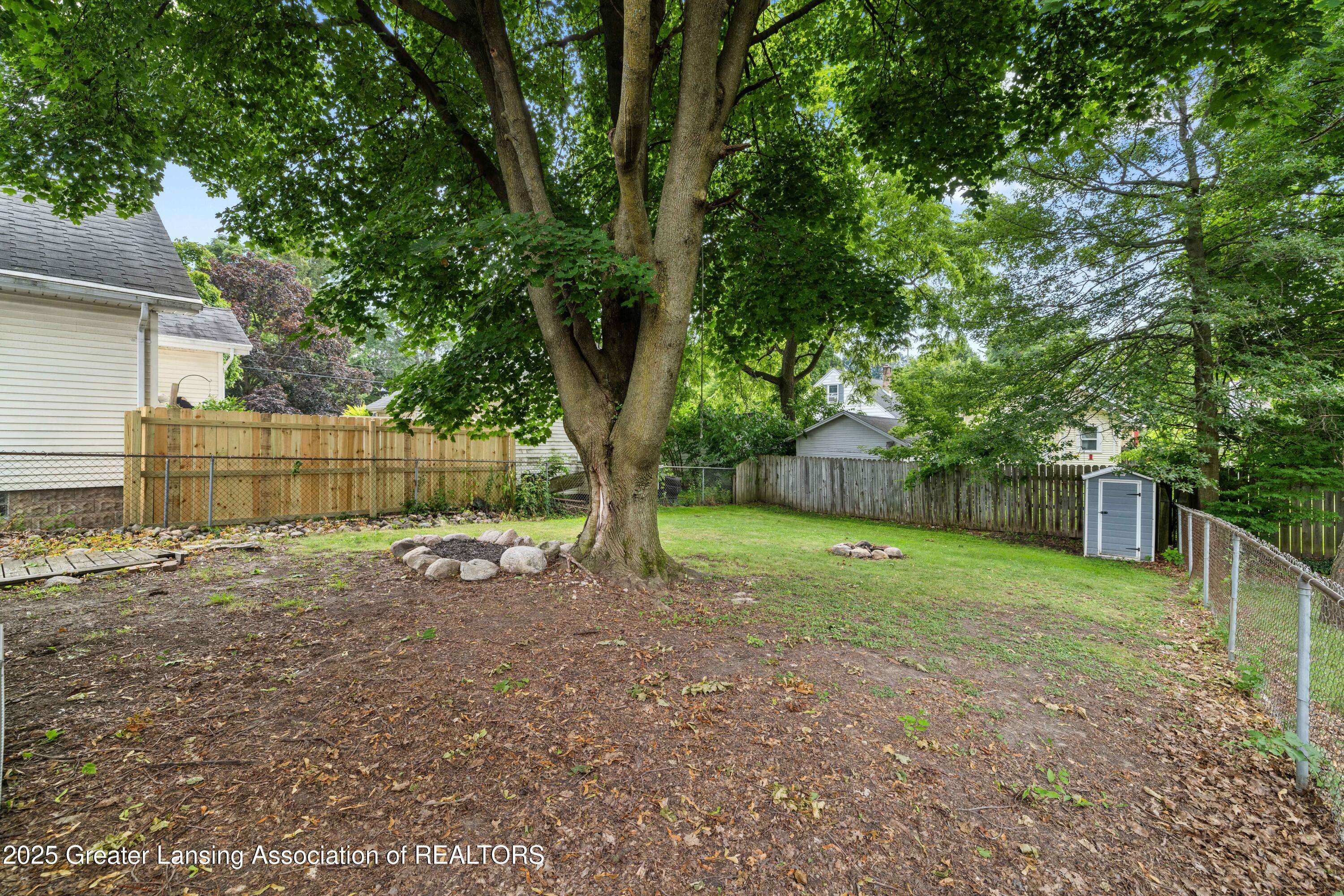 Lansing, MI 48910,2324 Maplewood AVE
