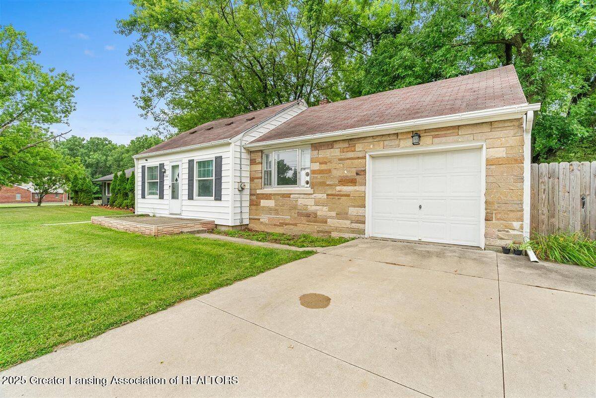 Lansing, MI 48910,3309 Pleasant Grove RD