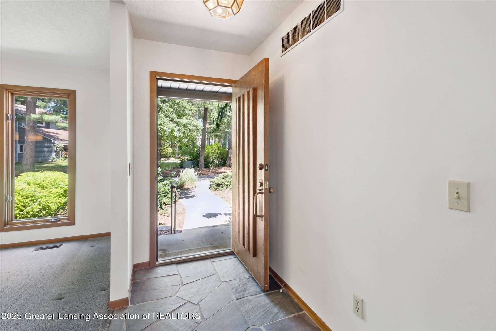 Okemos, MI 48864,2575 Capeside DR