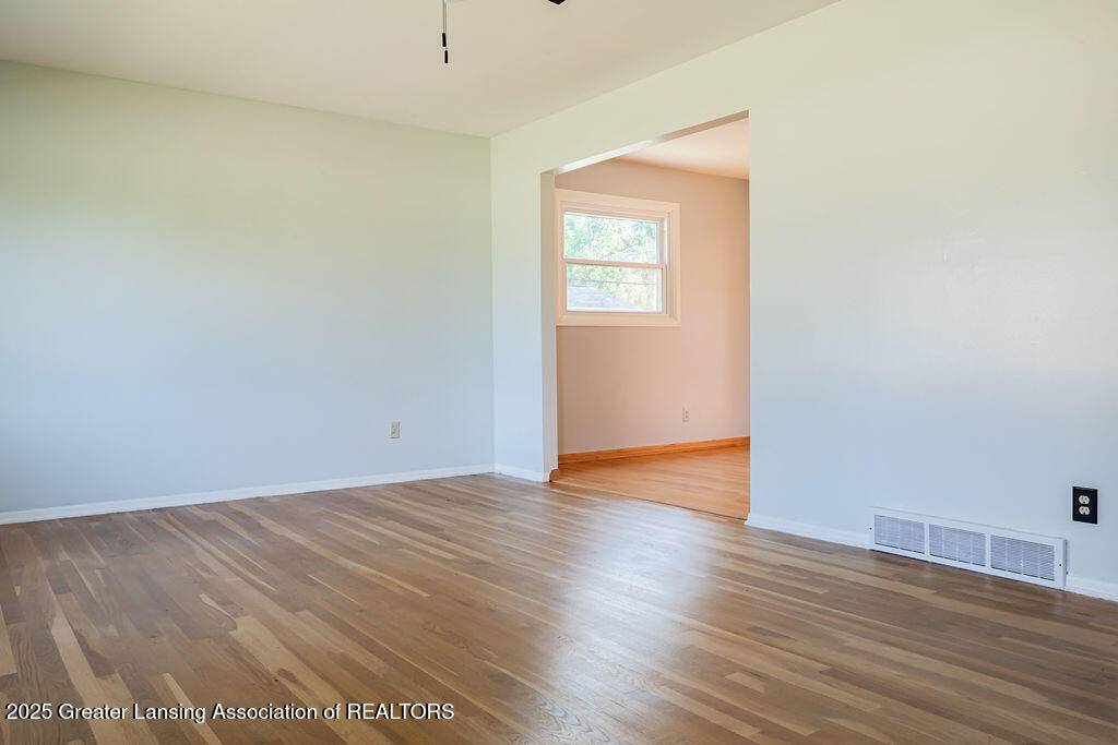 Lansing, MI 48912,1604 Springfield LN