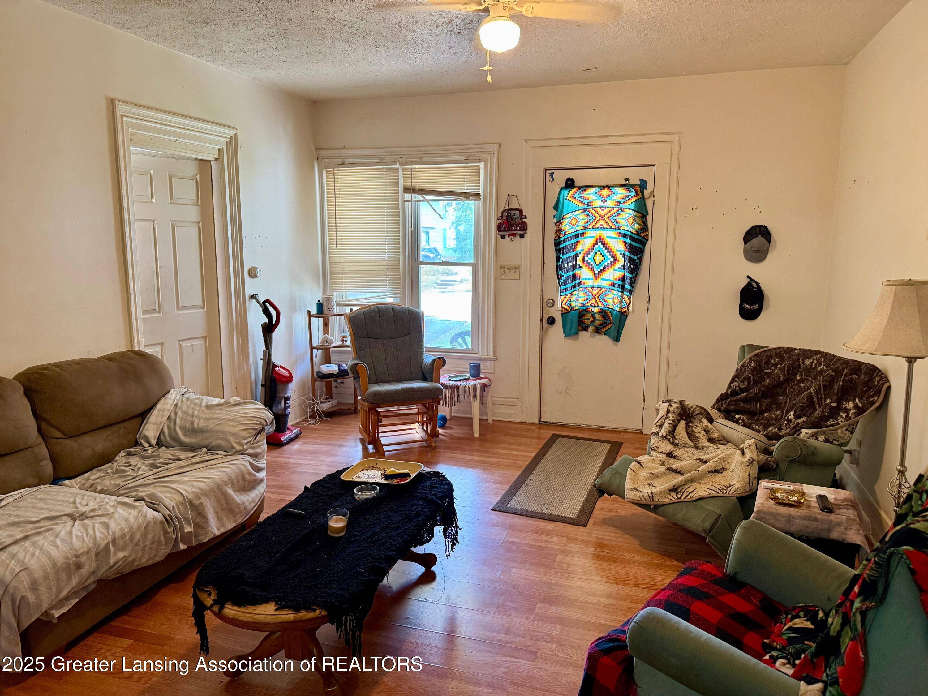 Owosso, MI 48867,528 River ST