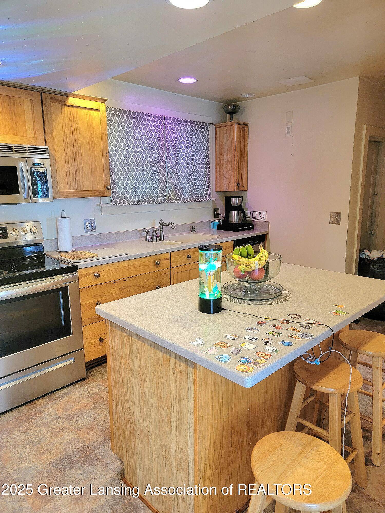 Lansing, MI 48915,821 N Verlinden AVE