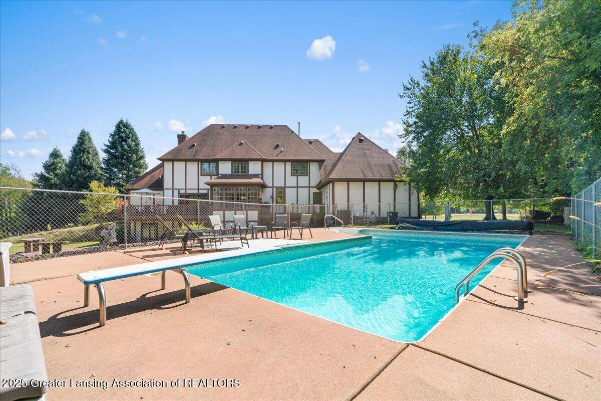 Eaton Rapids, MI 48827,9760 Blue Heron DR