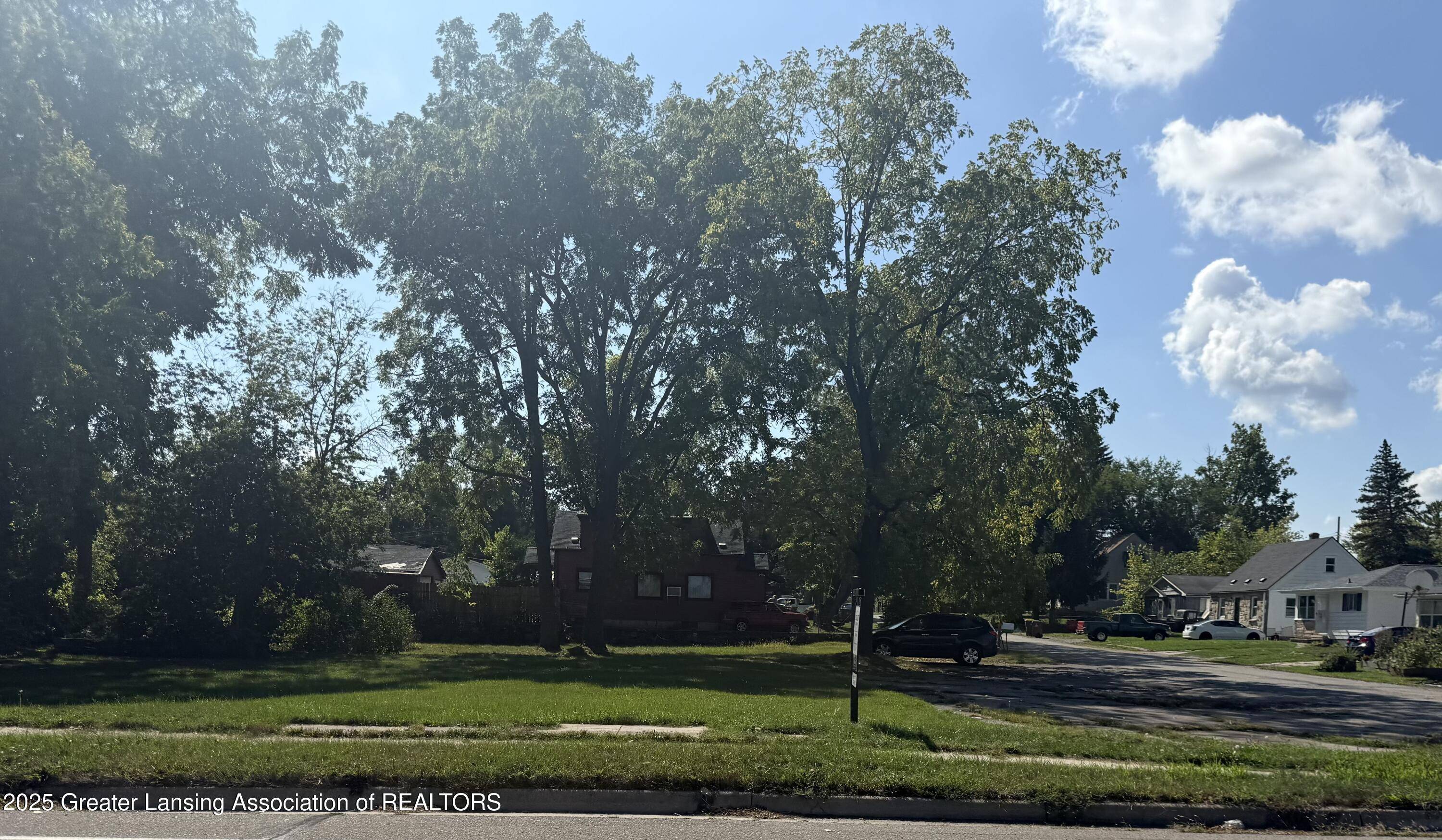 Lansing, MI 48917,2517 W Michigan AVE