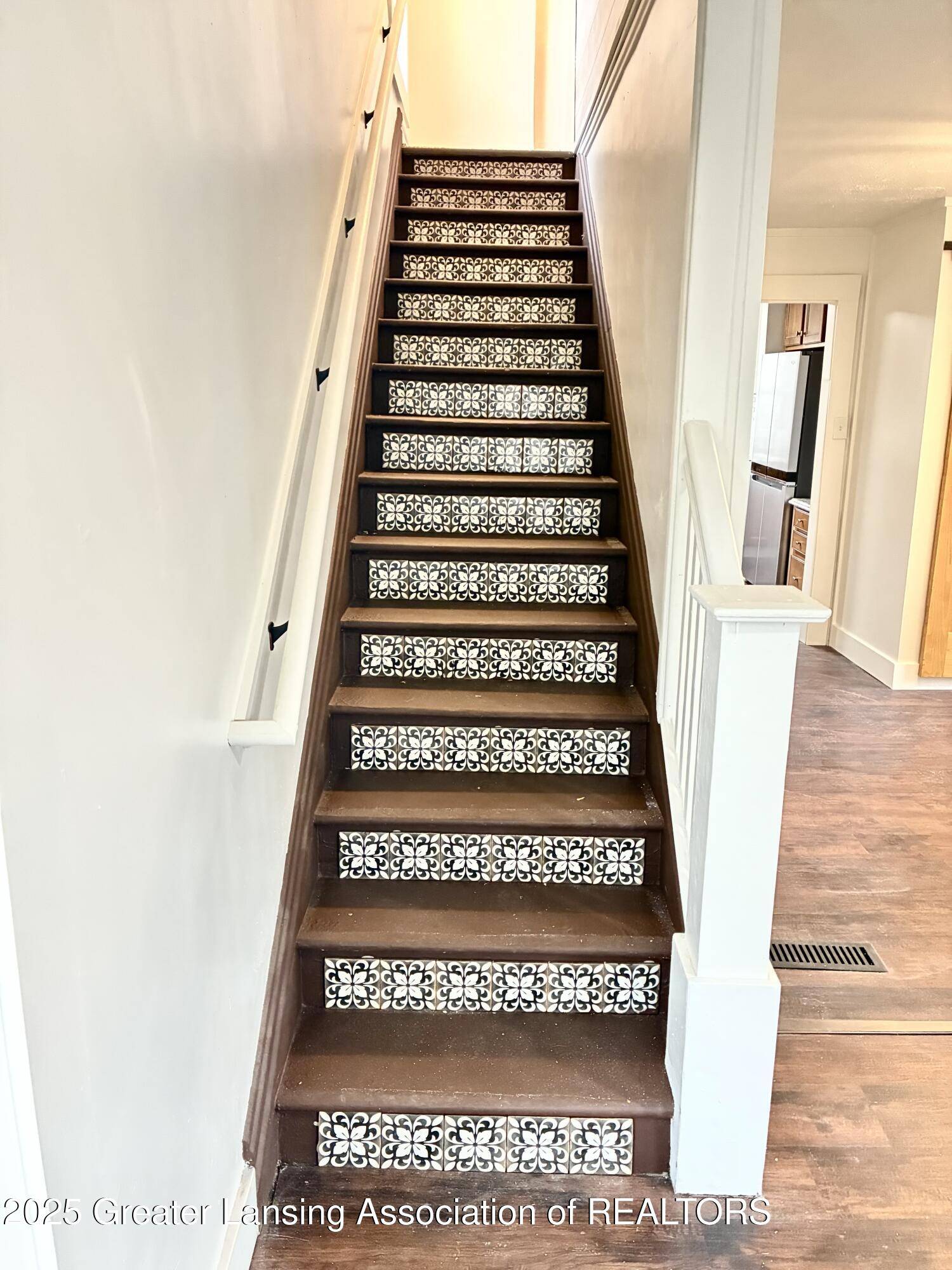 Lansing, MI 48915,1233 W Michigan AVE