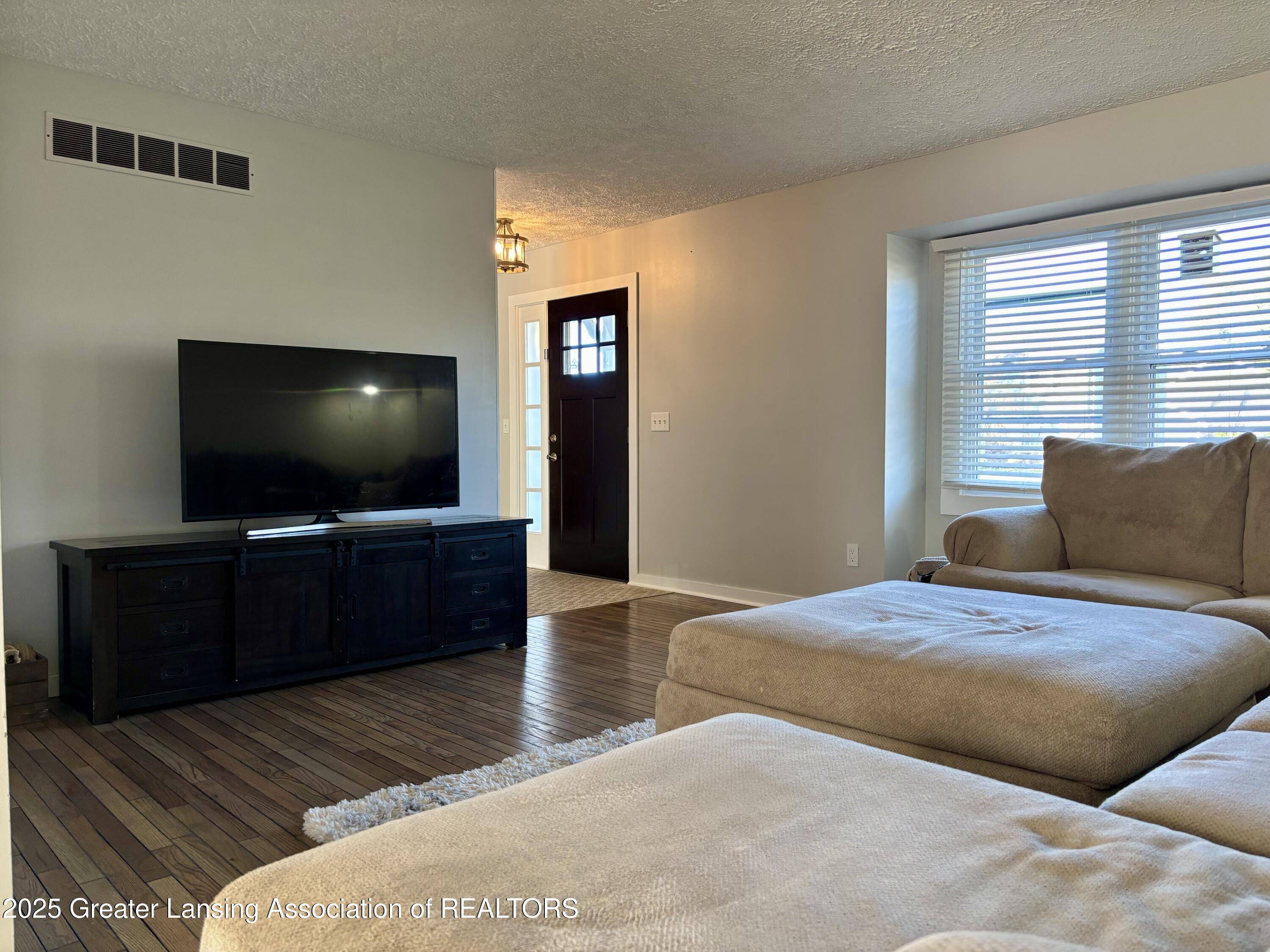 Lansing, MI 48917,6361 Larocque CIR