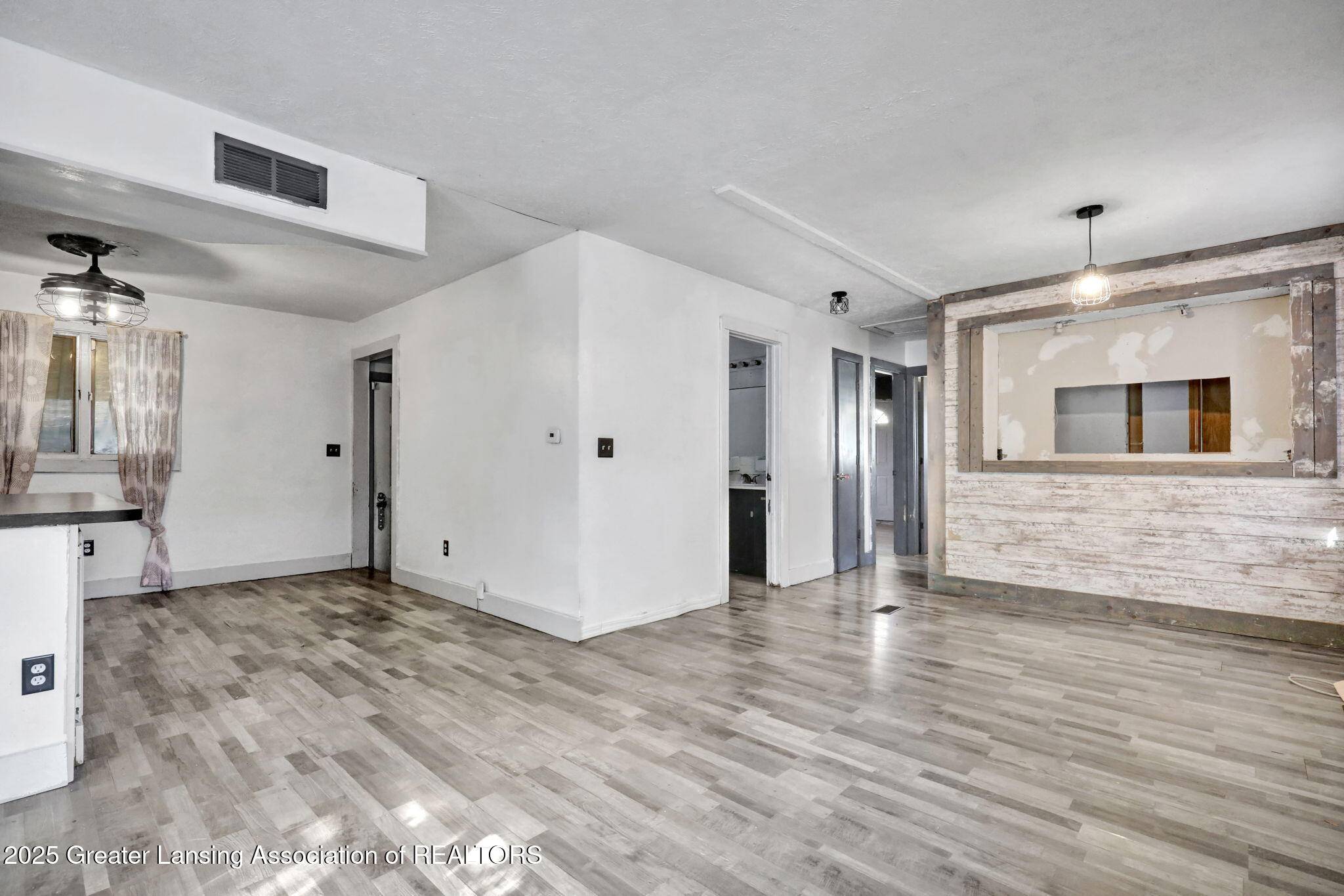 Lansing, MI 48910,709 Jessop AVE