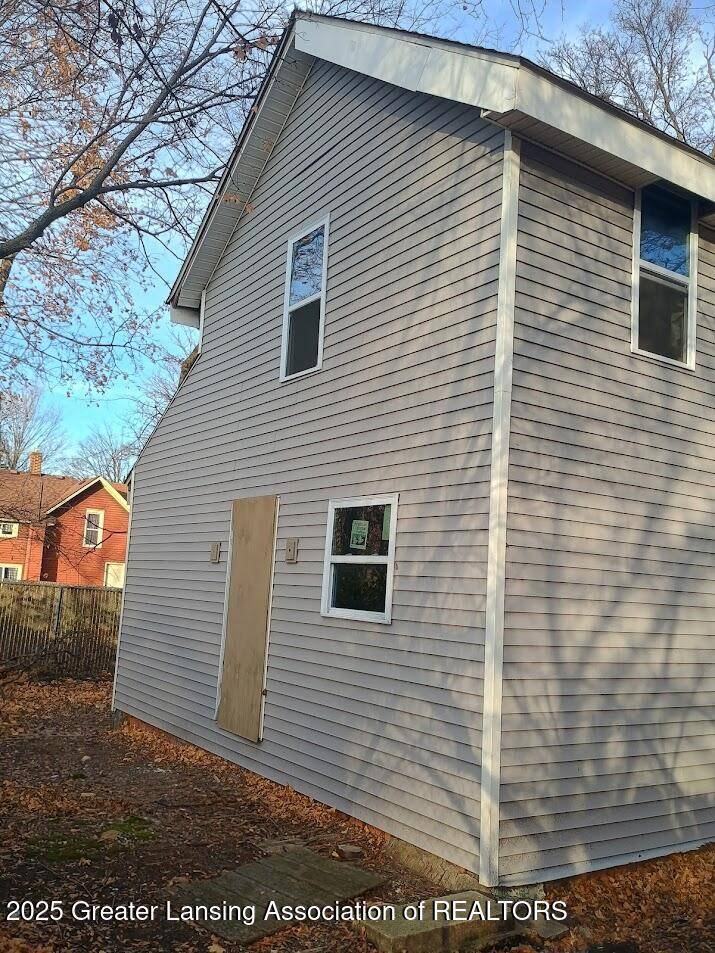 Lansing, MI 48910,1022 S Grand AVE