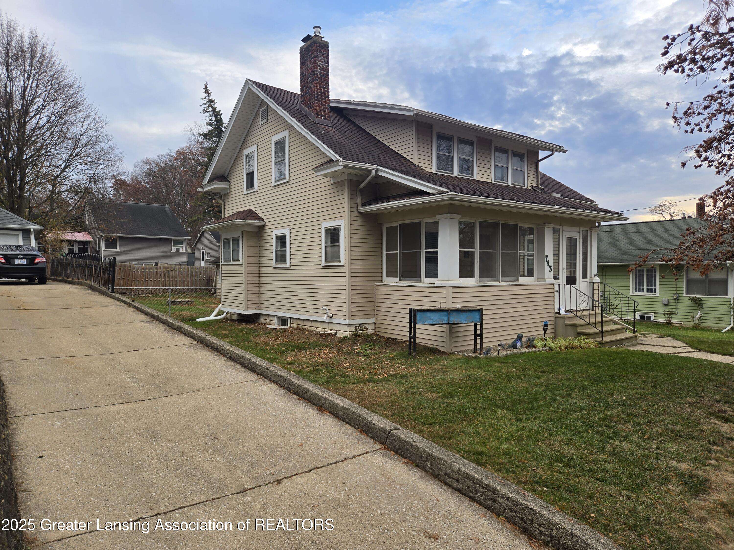 Jackson, MI 49203,743 W Woodlawn AVE