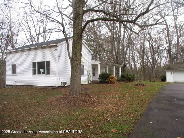 Mason, MI 48854,871 Dart RD