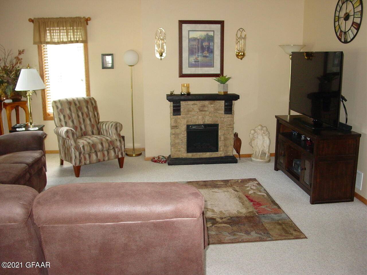 Grand Forks, ND 58201,4101 24TH AVE S