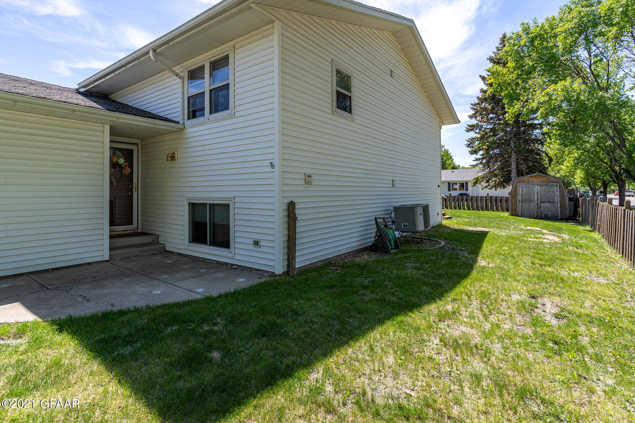 Grand Forks, ND 58201,5067 5TH AVE N