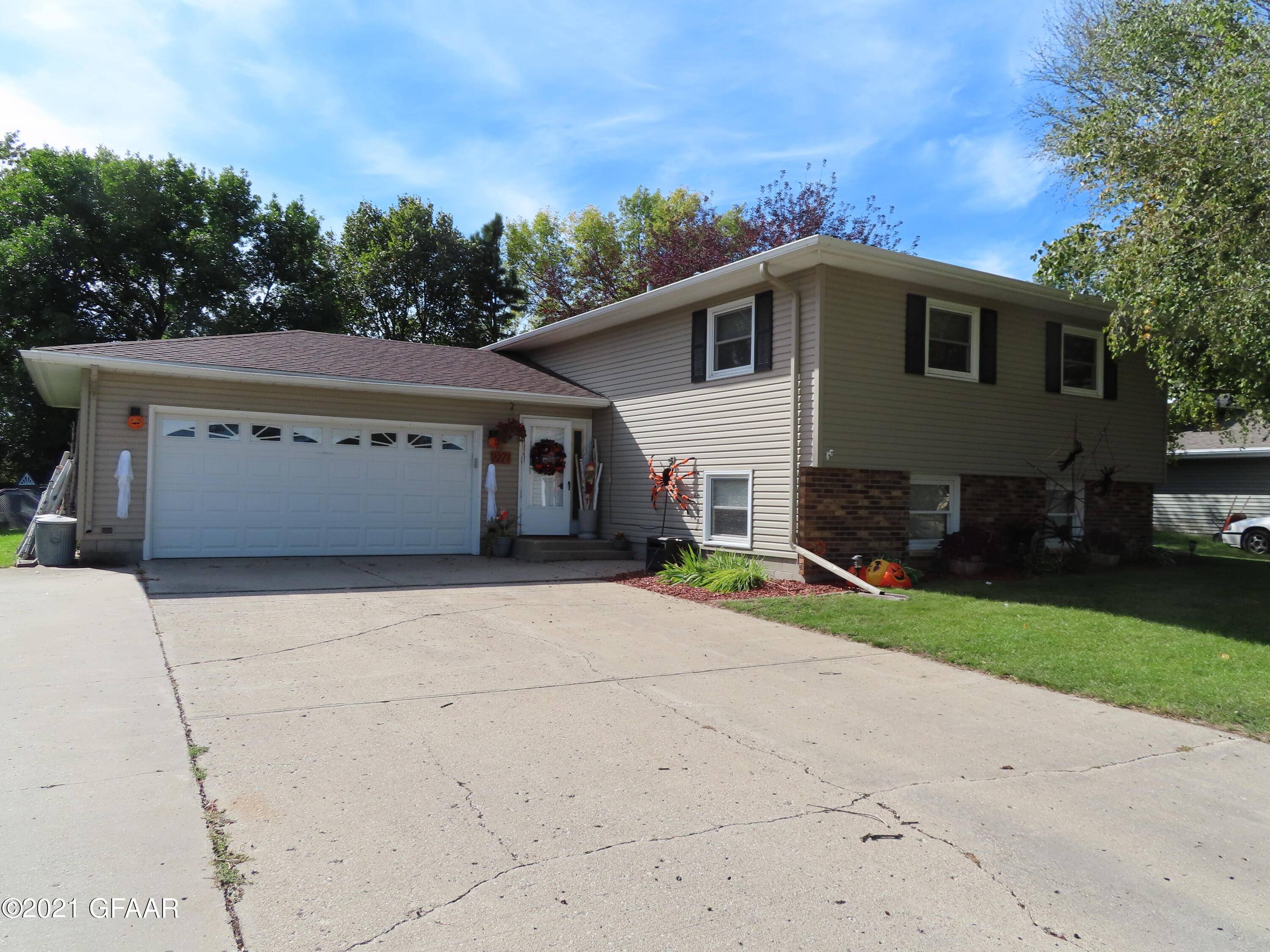 Grand Forks, ND 58201,2277 SPRINGBROOK CT