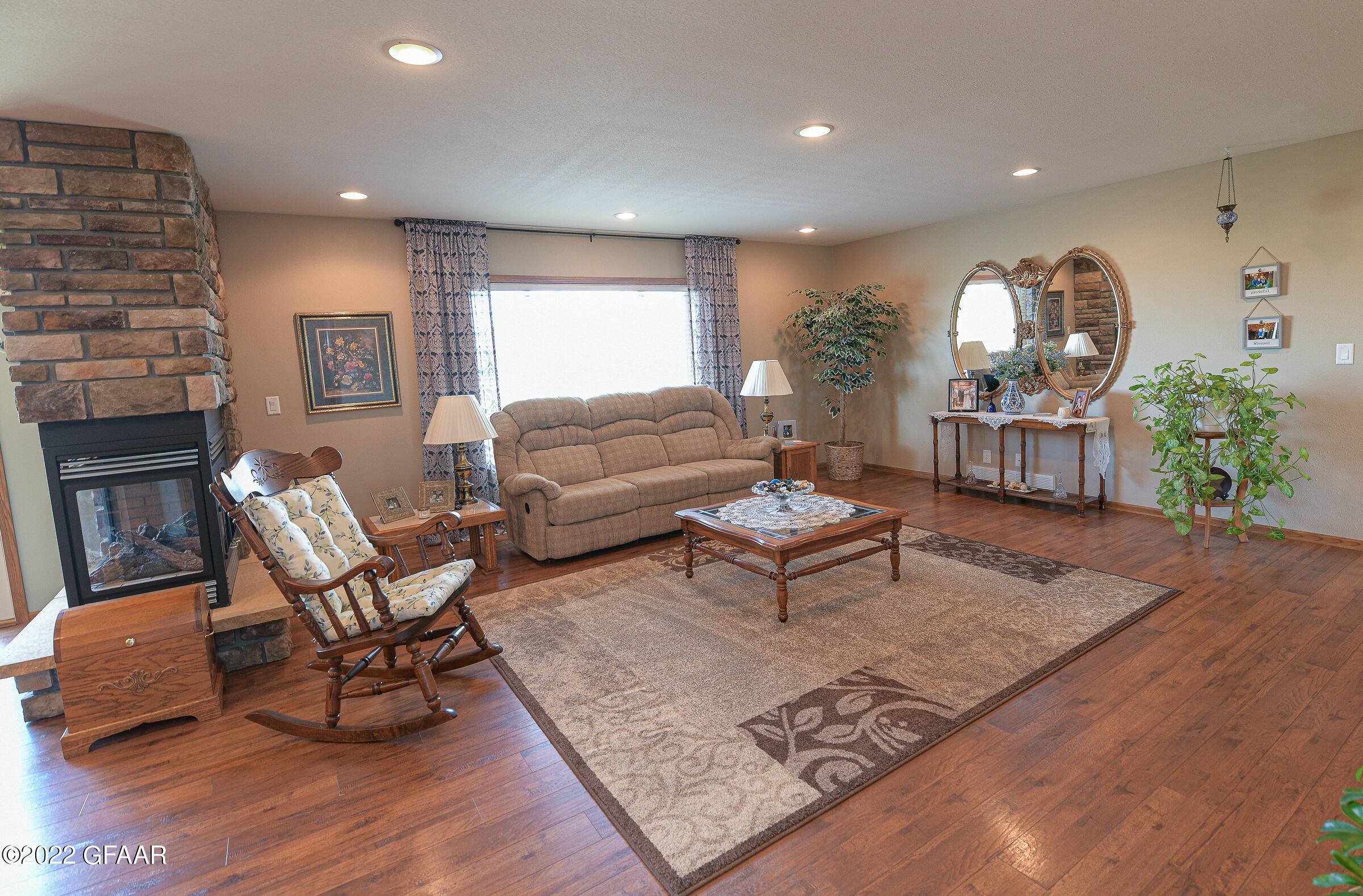 Grand Forks, ND 58201,4100 SUN CIR