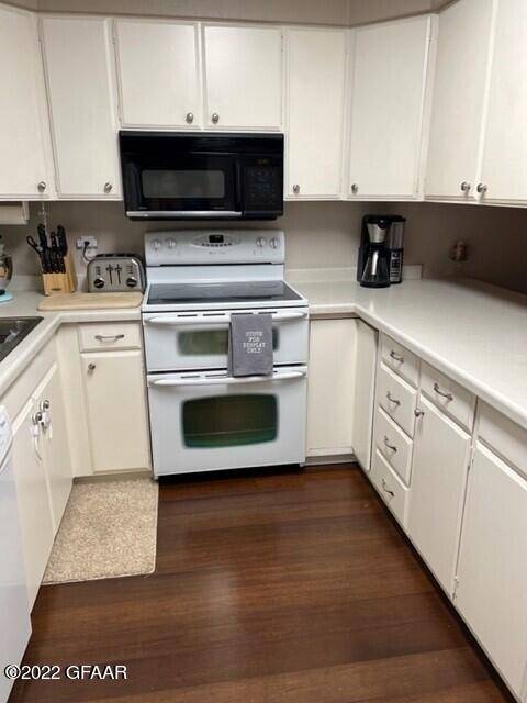 Grand Forks, ND 58201,2720 10TH ST S