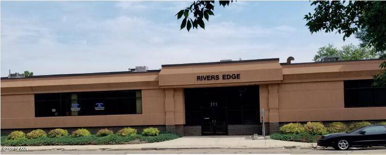 Grand Forks, ND 58201,311 4TH ST S