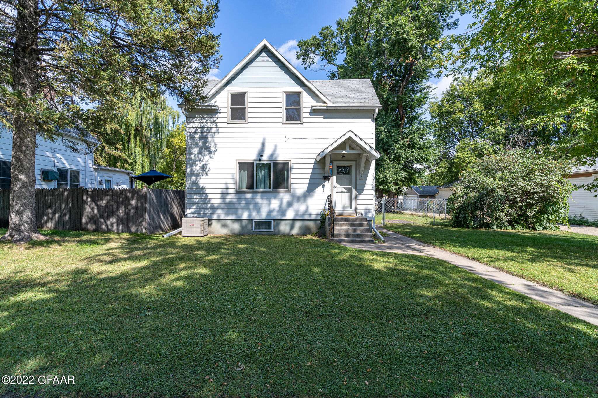 Grand Forks, ND 58201,616 6TH AVE S