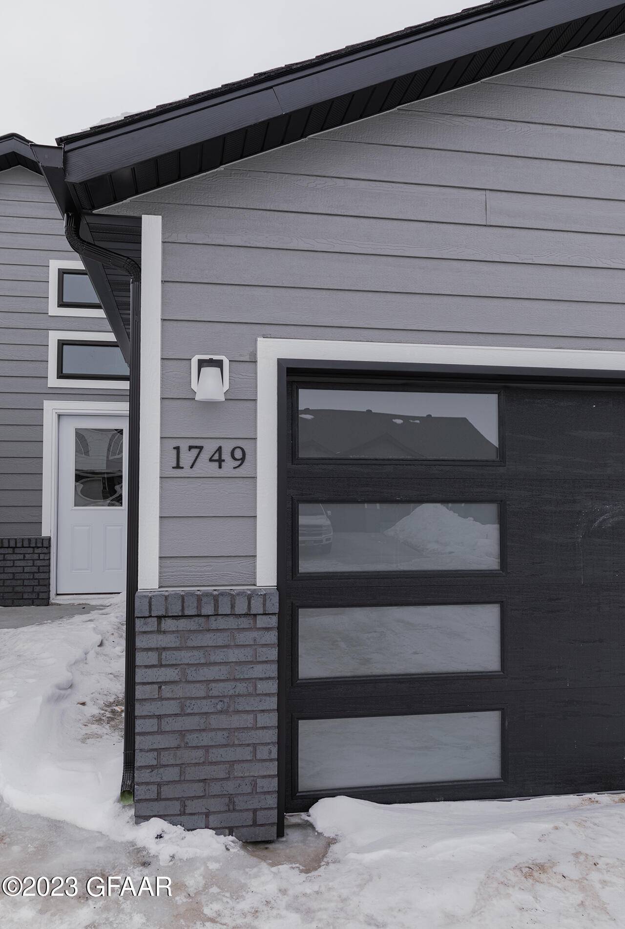 Grand Forks, ND 58201,1749 TOBI LN