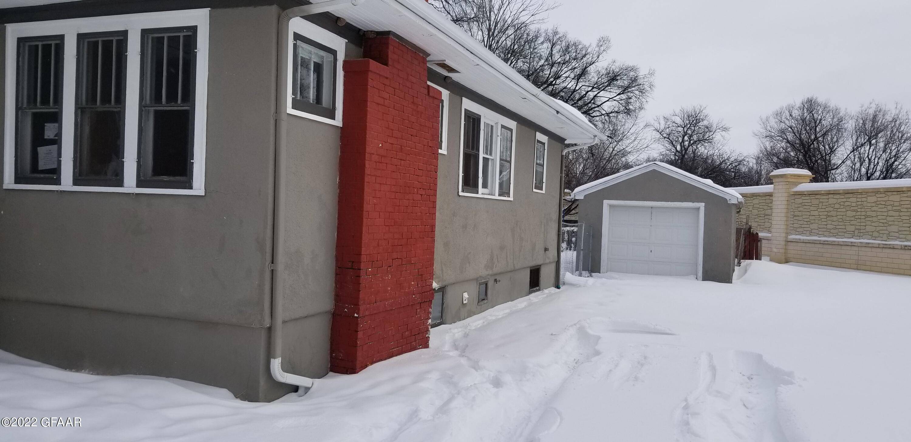 Grand Forks, ND 58201,419 RIVER ST