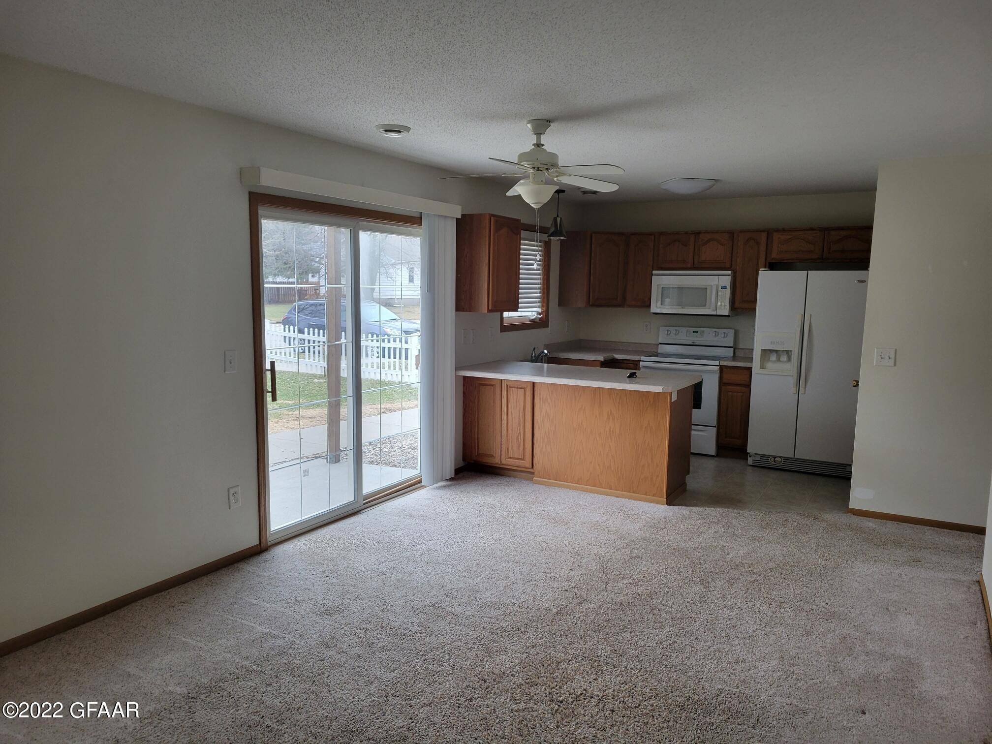 East Grand Forks, MN 56721,938 2ND AVE NE