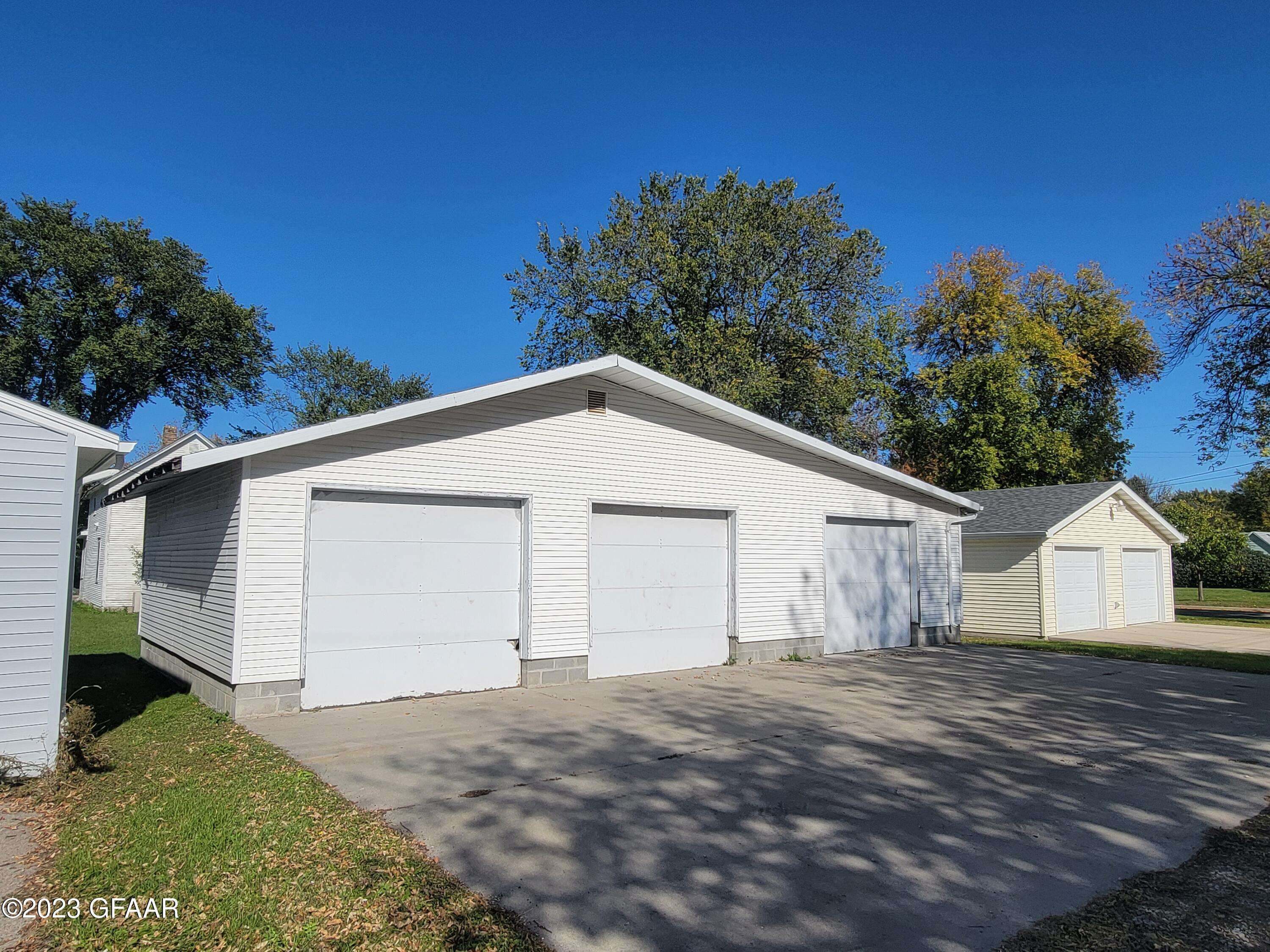 Grand Forks, ND 58203,1607 8TH AVE N