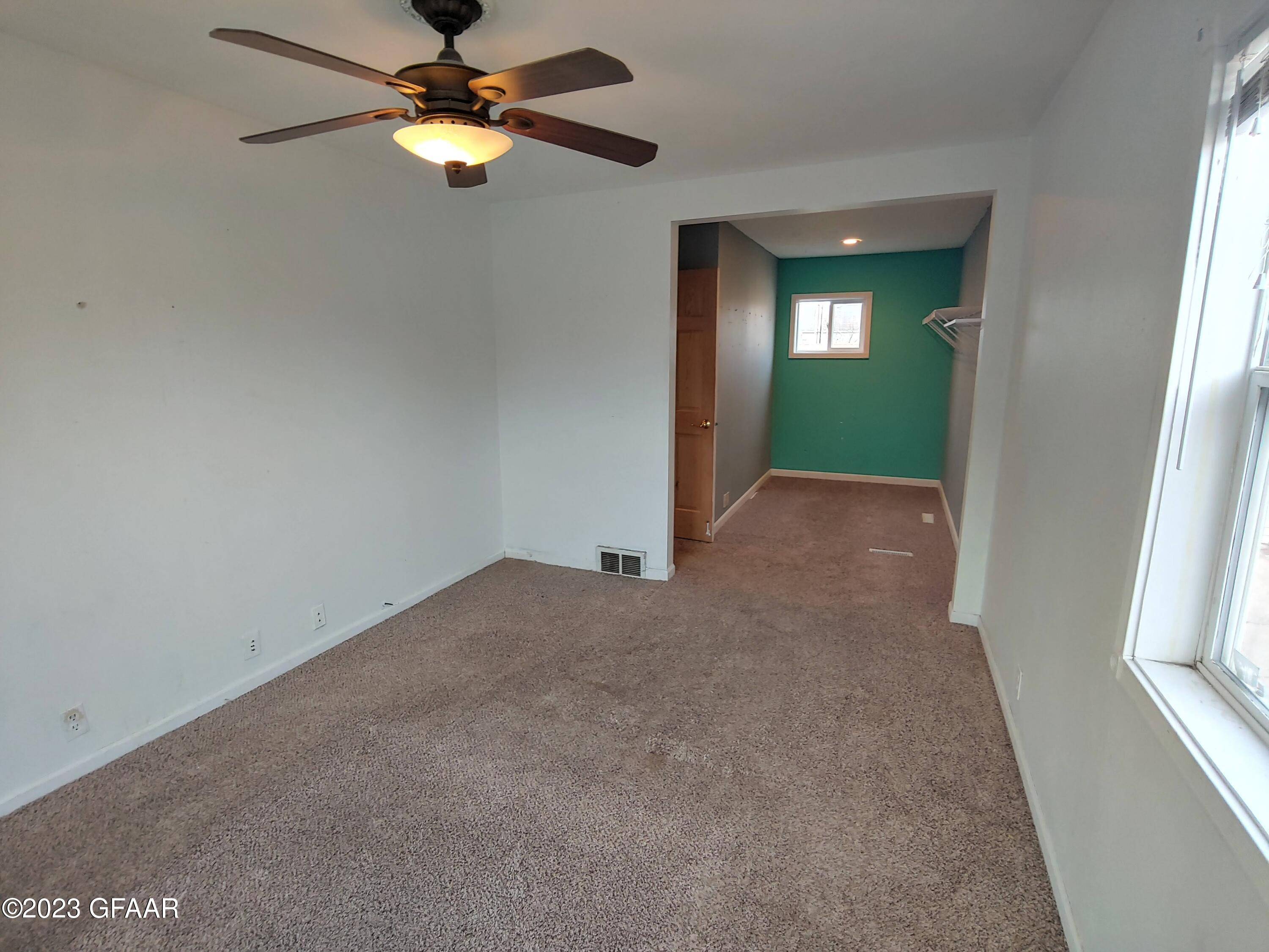 412 DOHENY ST S Northwood, ND 58267