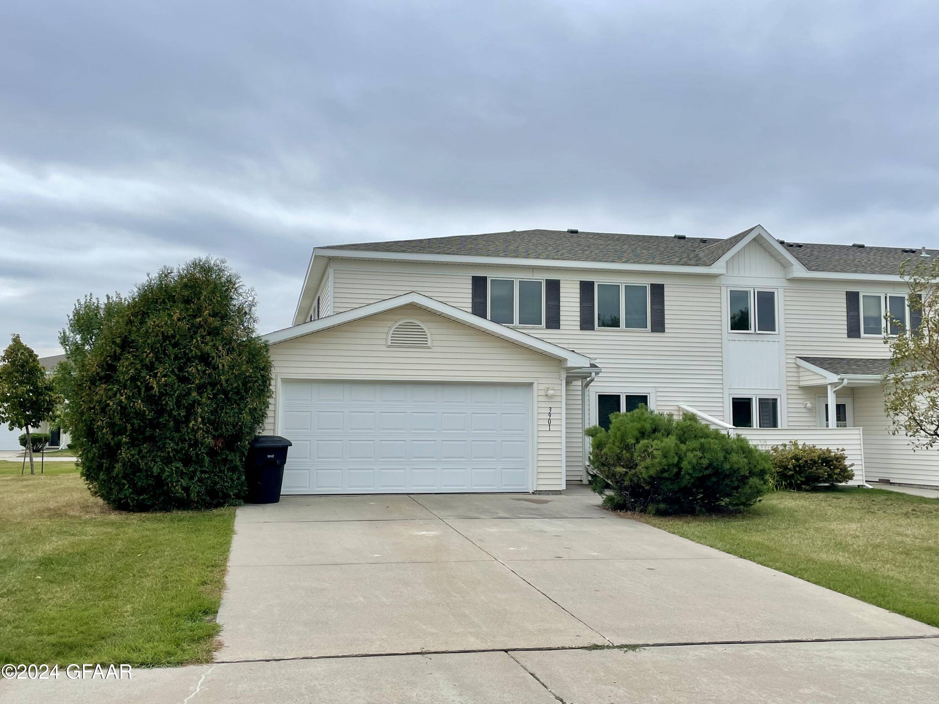 Grand Forks, ND 58201,3901 MEADOW BROOK CT